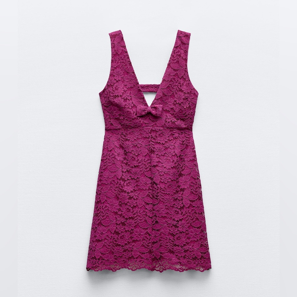 ZARA BLOGGERS’ FAVORITE LACE MINI PINAFORE DRESS